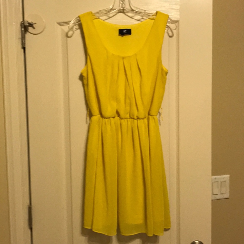 iZ Byer Women’s Yellow Sleeveless Dress, Size M